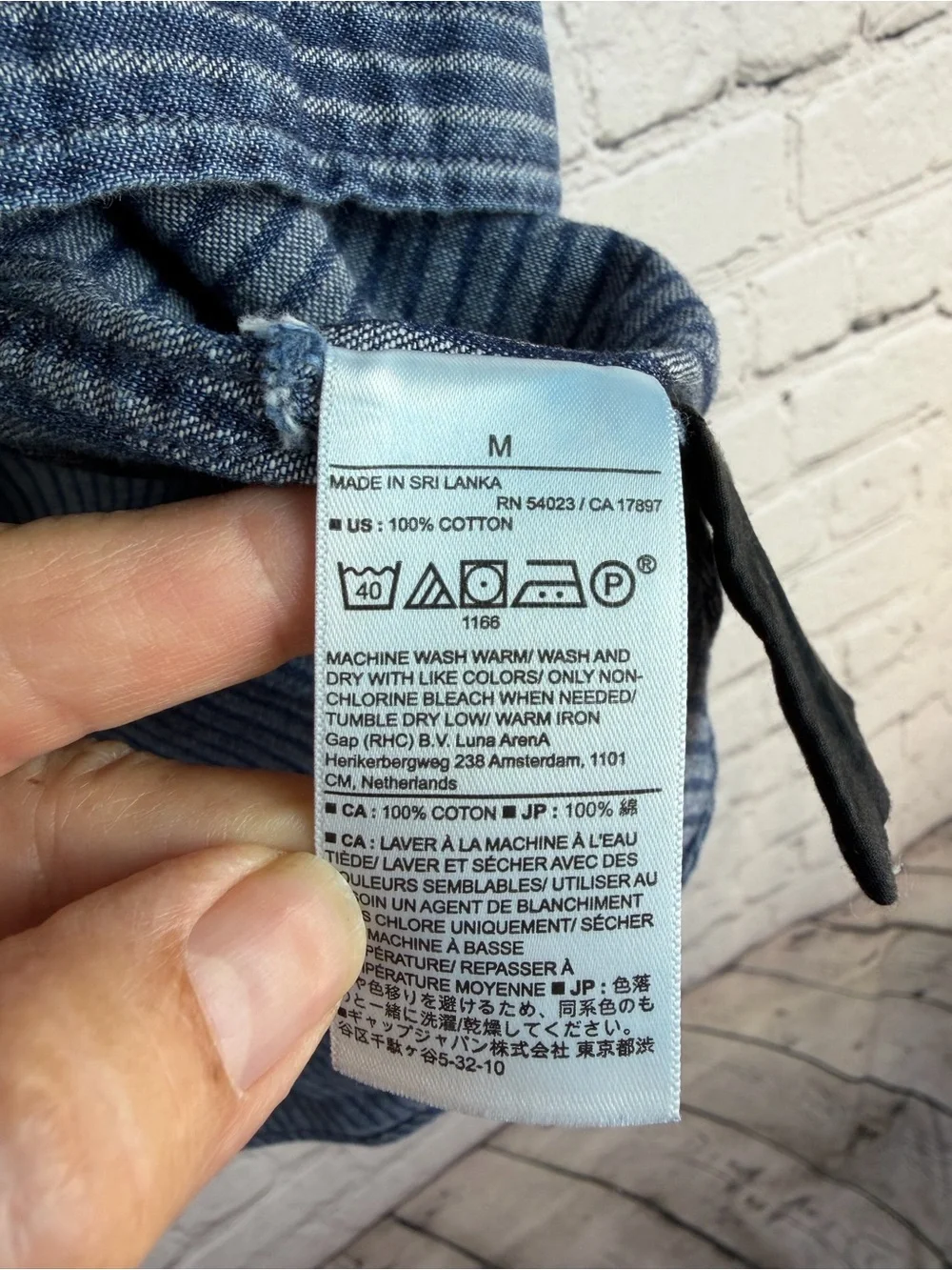 Banana Republic Denim Blue Pinstripe Chambray Button-Down Shirt M